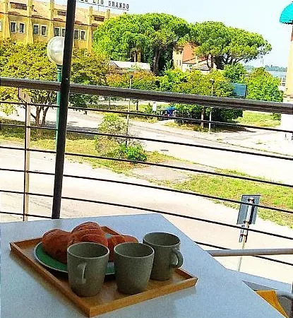 Orizzonte Marino Giallo Angolo Solare Verso La Laguna * Cavallino-Treporti